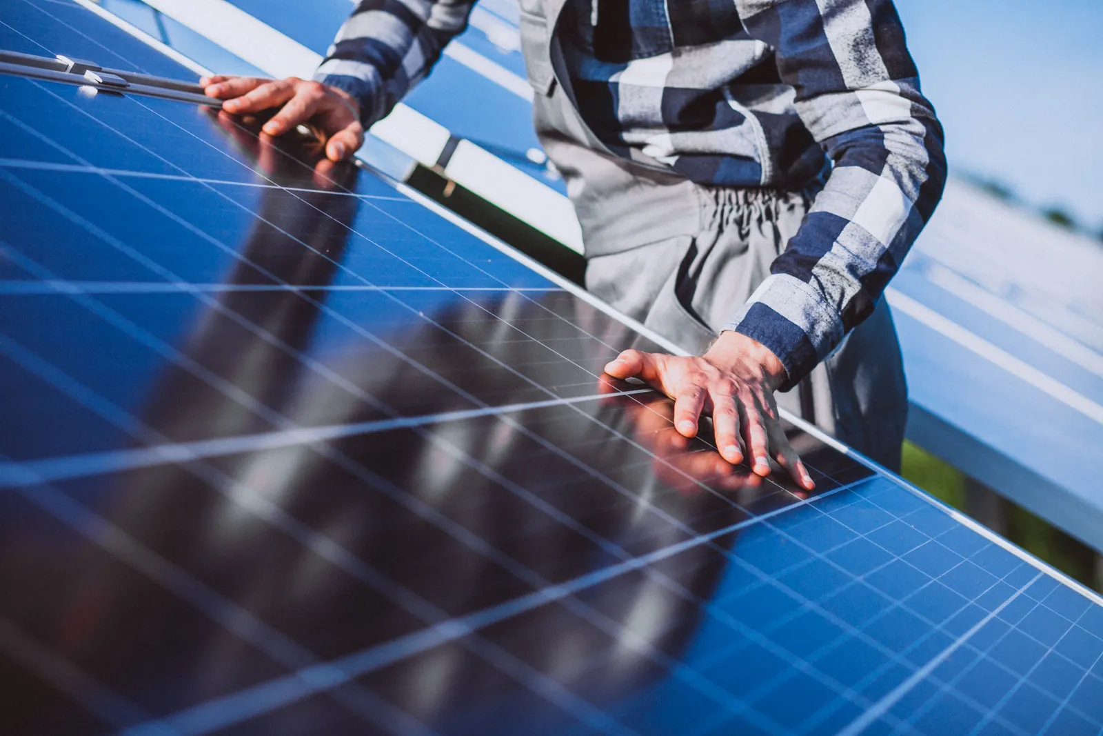 Cuántas placas solares necesita tu casa según tu factura de la luz (ejemplos en Murcia)